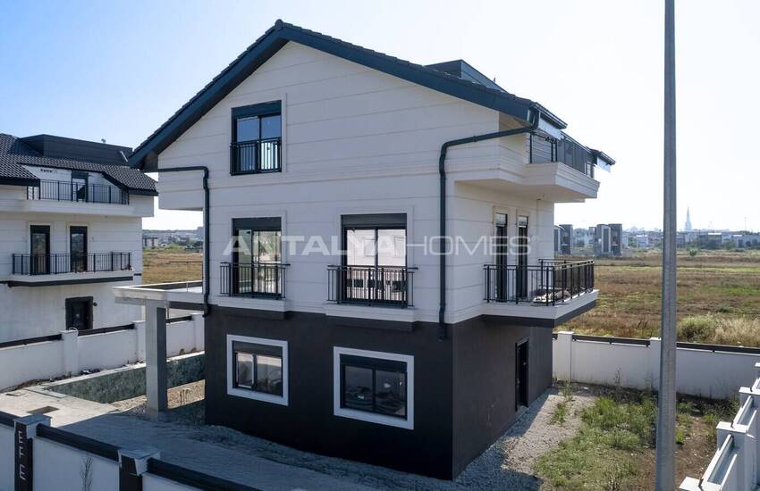 Triplex Houses in the Neovilla Project Near the Golf Courses in Belek 0