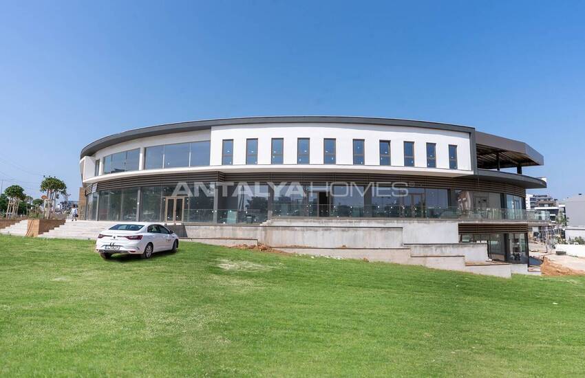 Shop with Investment Opportunity in Viva Defne Project in Antalya 1