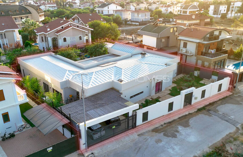 Detached House with Private Pool and Garden for Sale in Belek 0