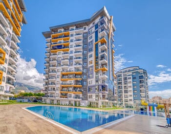 Apartments in a Complex with a Pool in Alanya Center 1