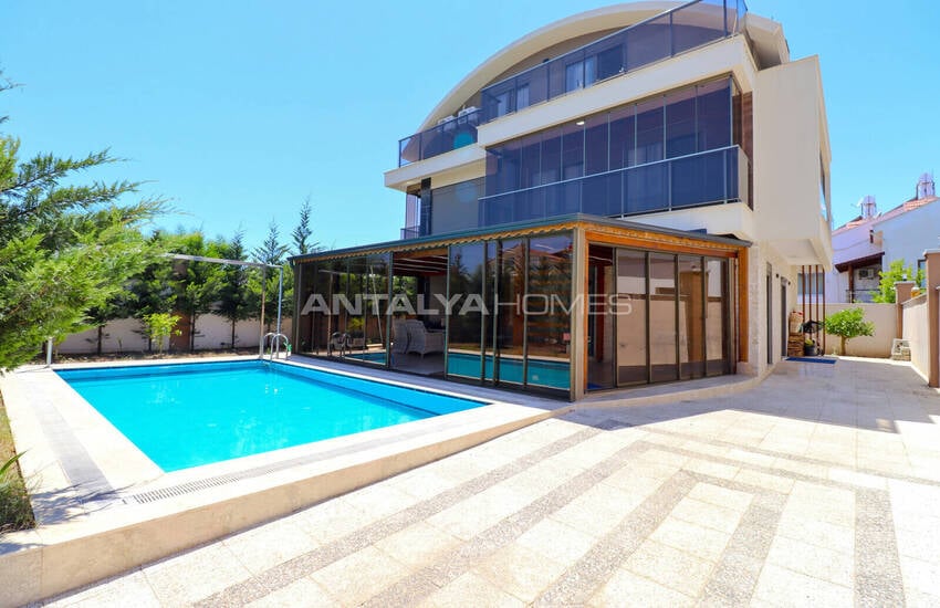 5 Bedroom House with Pool and Garden in Belek