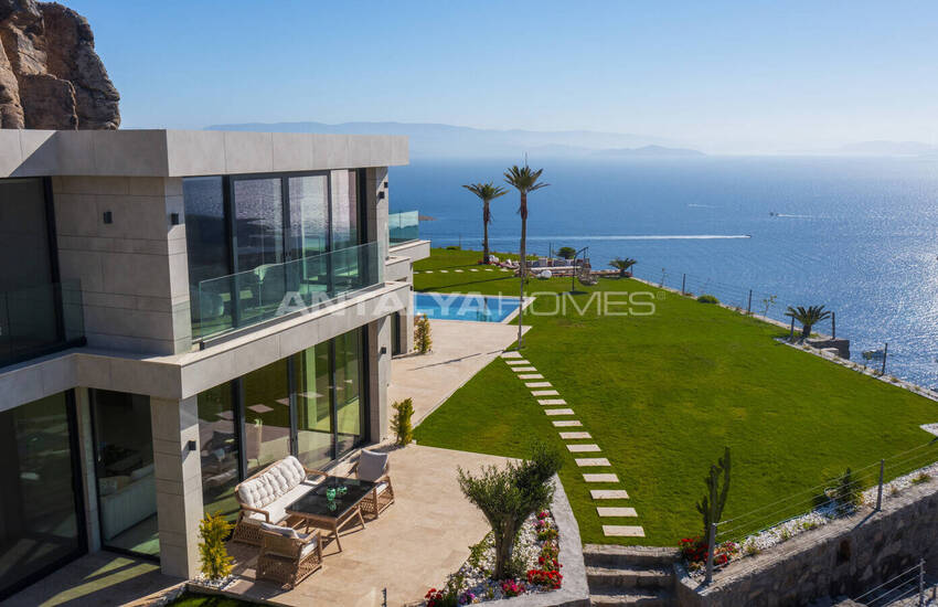 Luxury Houses with Private Beach and Heliport in Bodrum