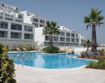 Sea-view Flat in a Complex with Private Beach in Muğla Milas 1