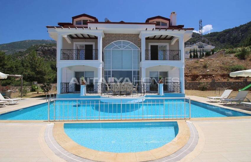 House on 1500 M² Plot in Fethiye Ölüdeniz